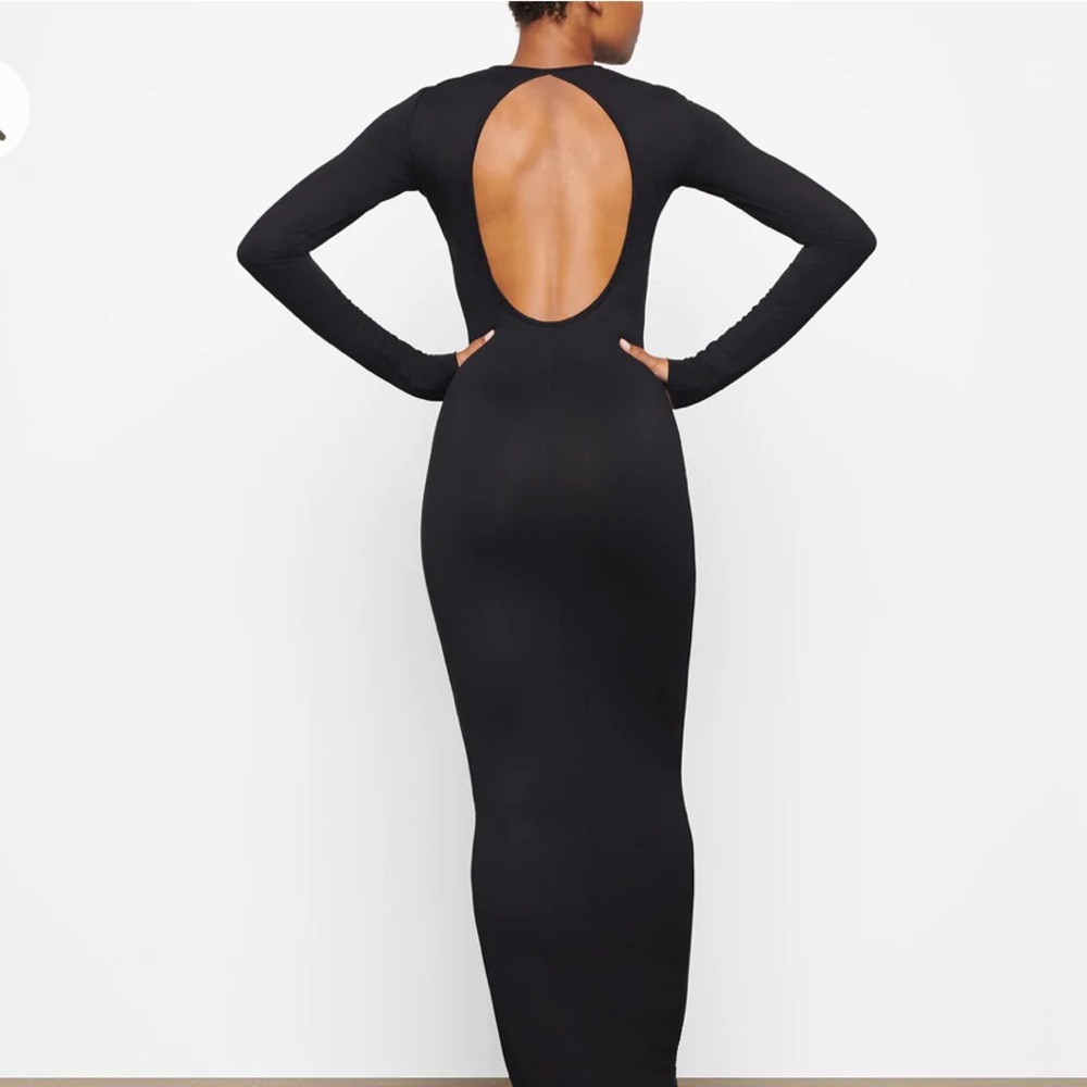 SKIMS SMOOTH LOUNGE LONG SLEEVE OPEN BACK DRESS